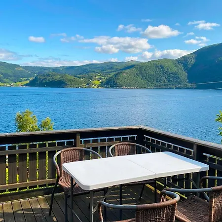 2 Bedroom Stunning In Davik